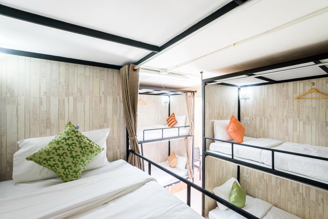 Hostel At Thonglor Банкок Екстериор снимка