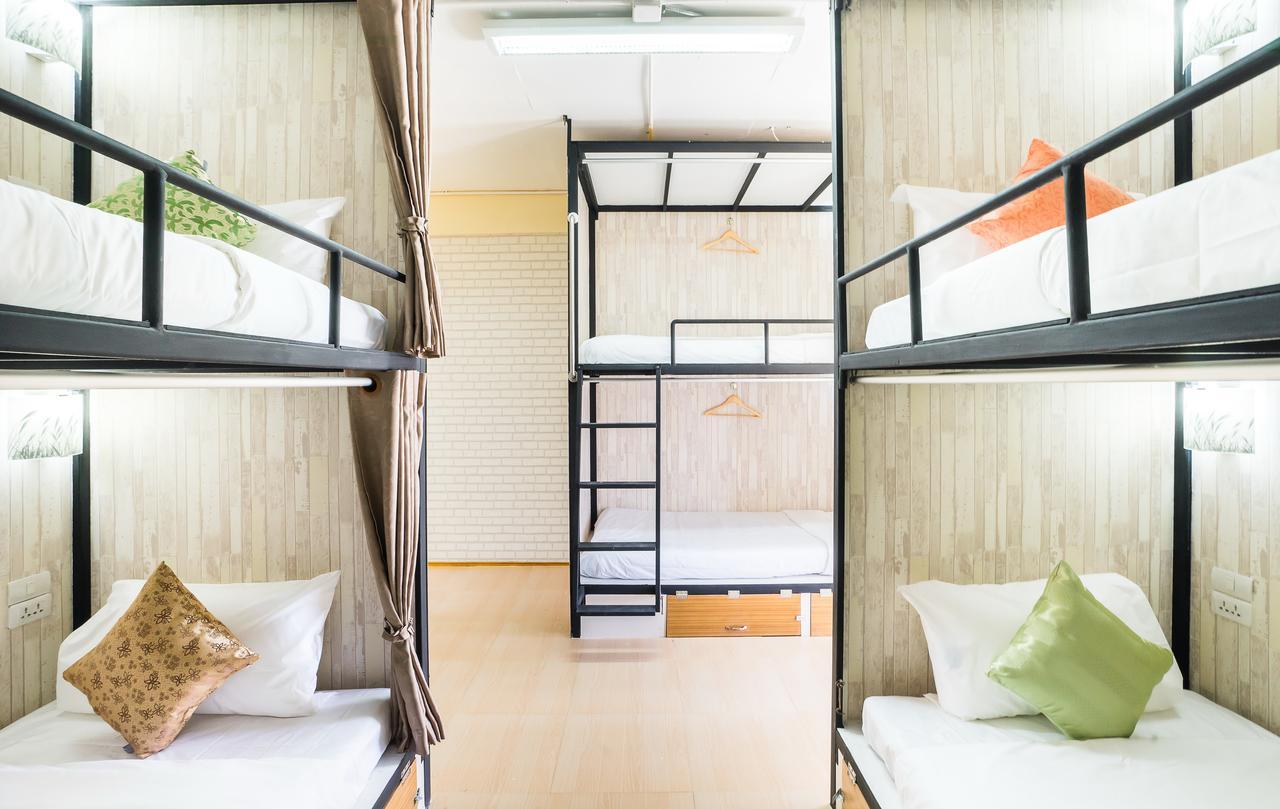 Hostel At Thonglor Банкок Екстериор снимка