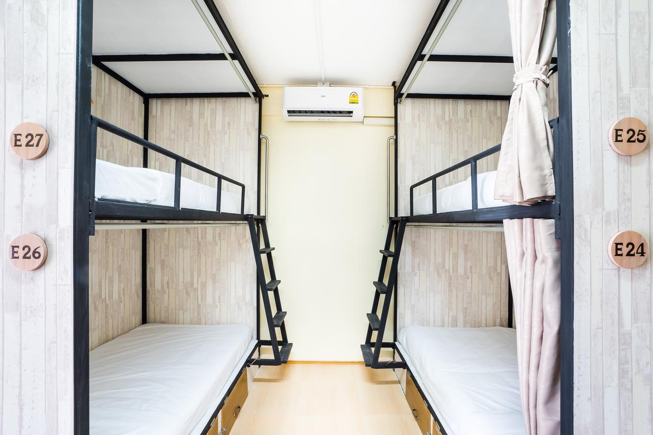 Hostel At Thonglor Банкок Екстериор снимка