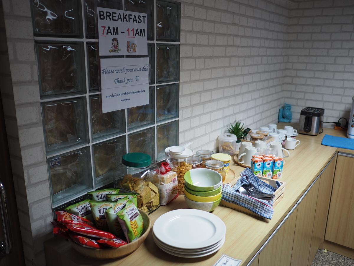 Hostel At Thonglor Банкок Екстериор снимка
