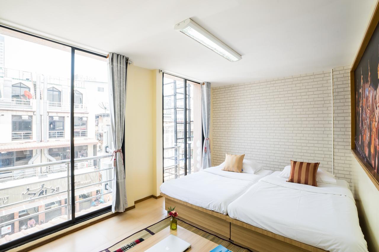 Hostel At Thonglor Банкок Екстериор снимка