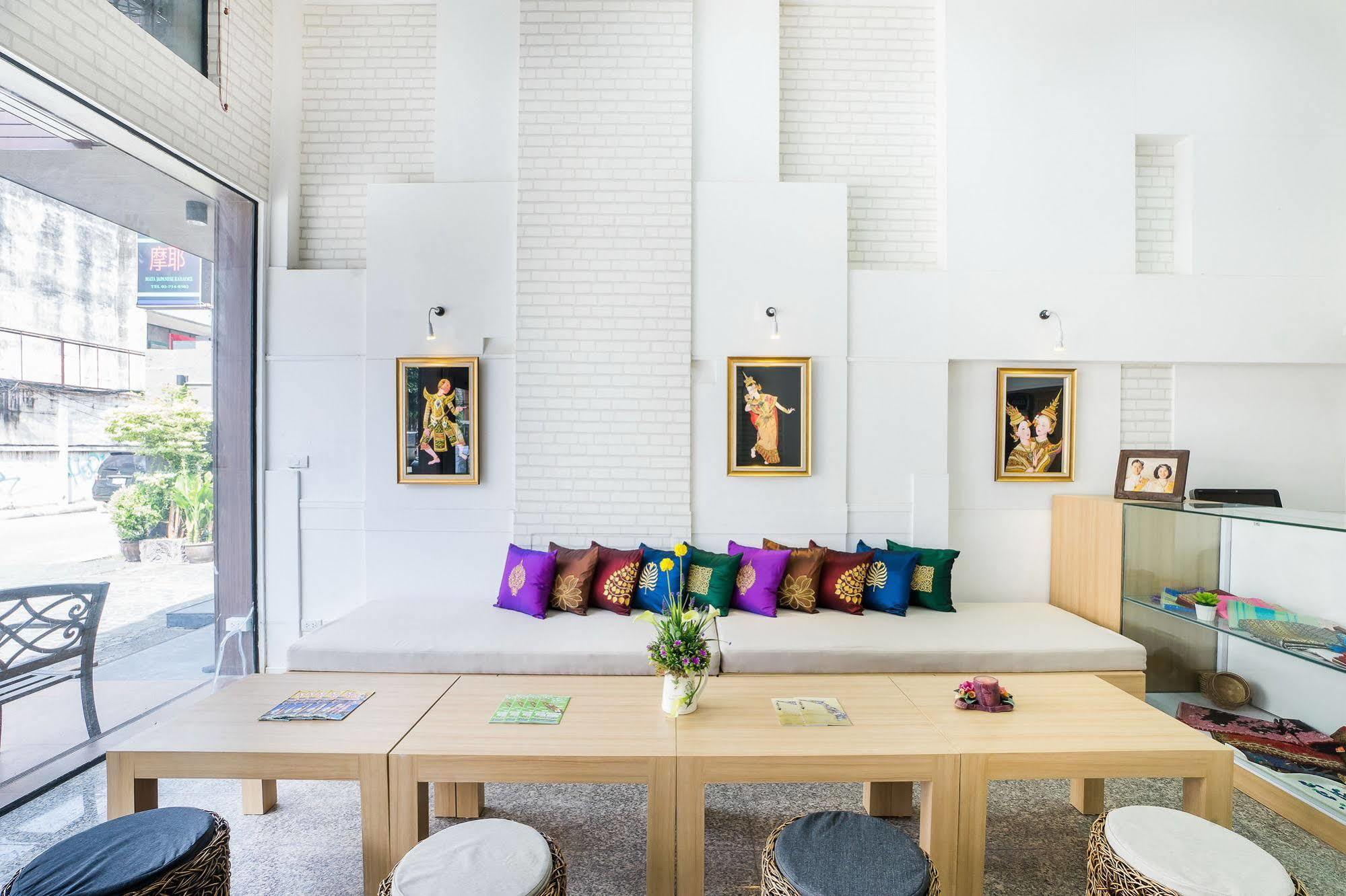 Hostel At Thonglor Банкок Екстериор снимка