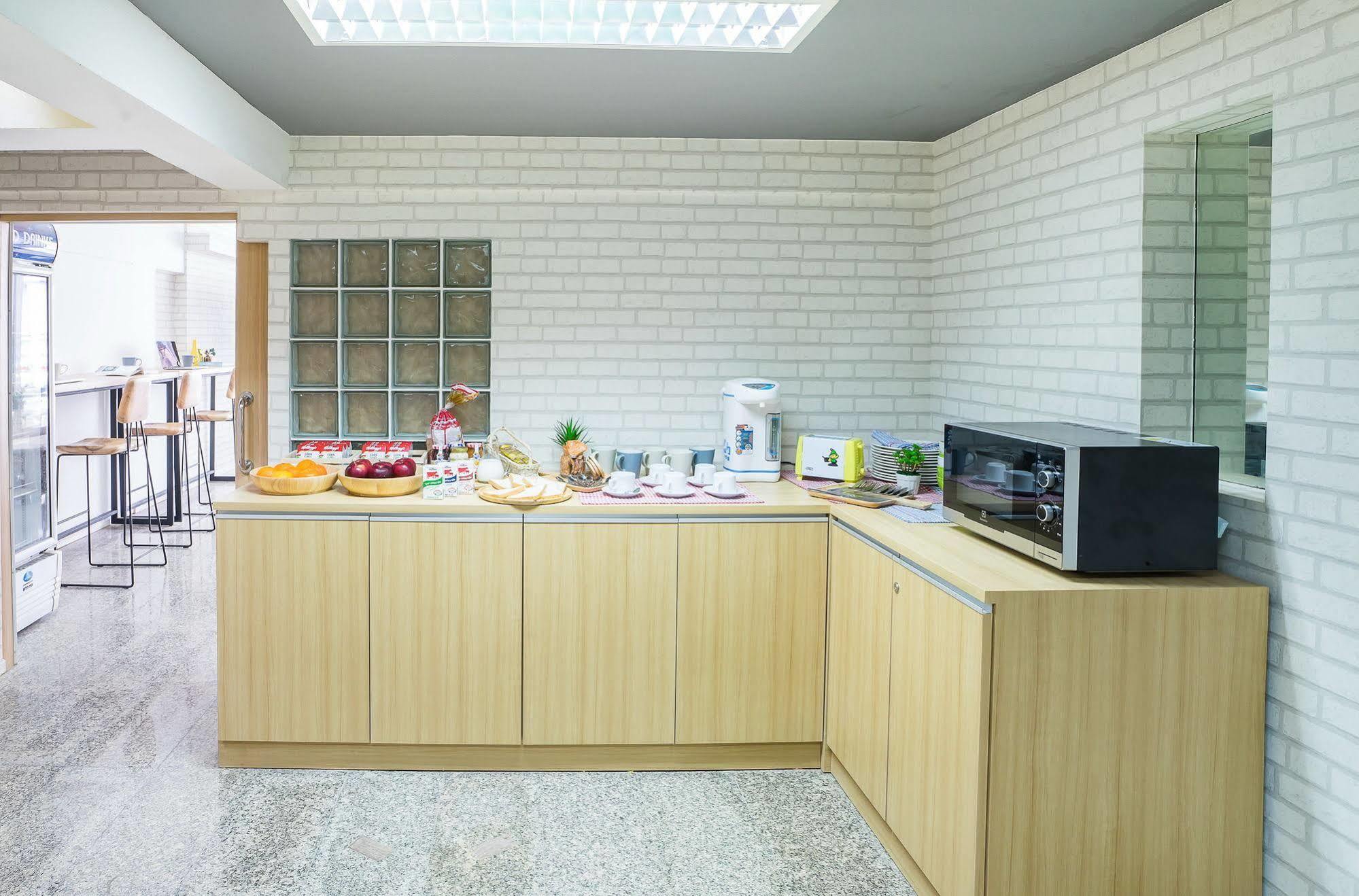 Hostel At Thonglor Банкок Екстериор снимка