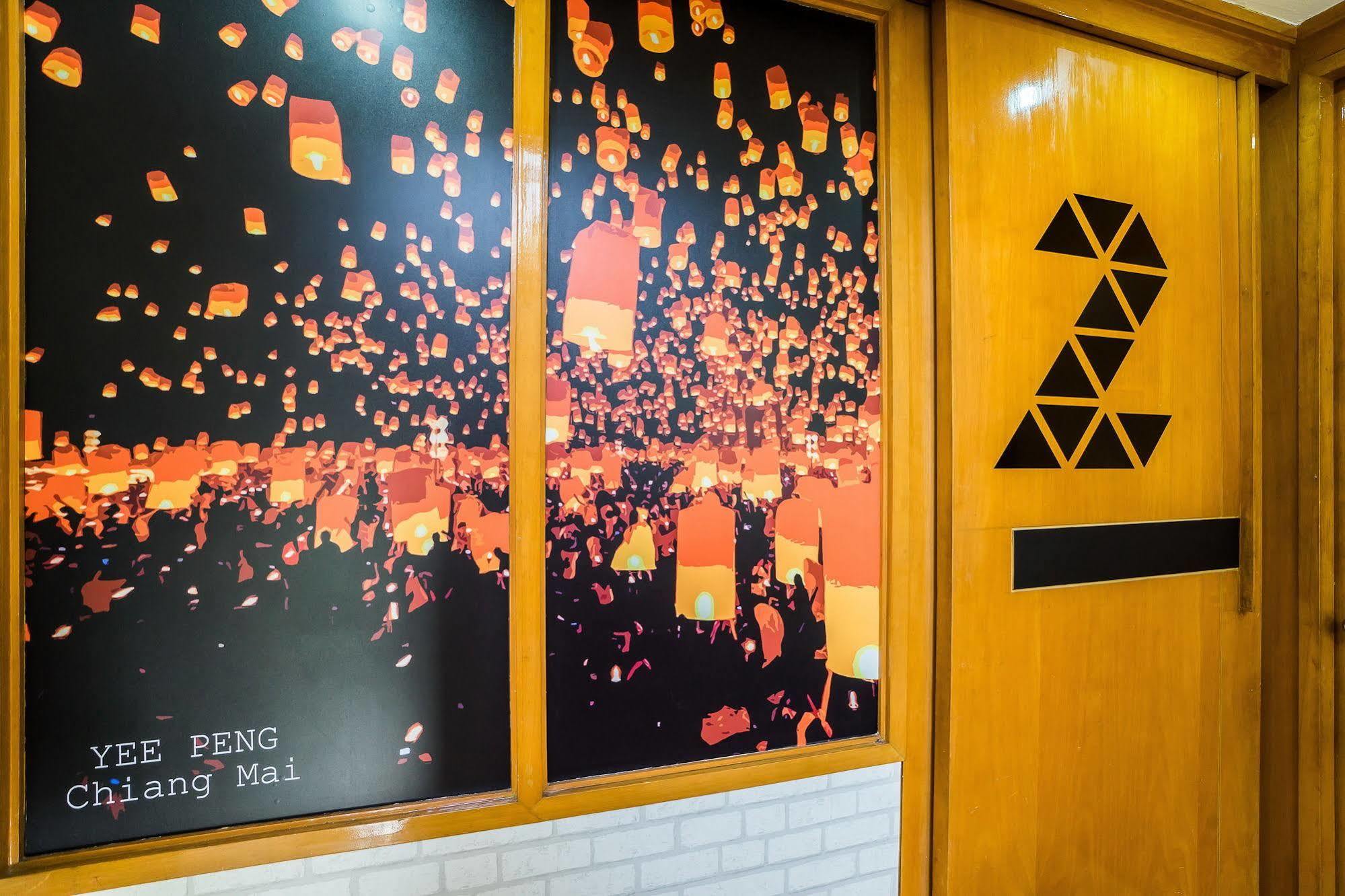 Hostel At Thonglor Банкок Екстериор снимка