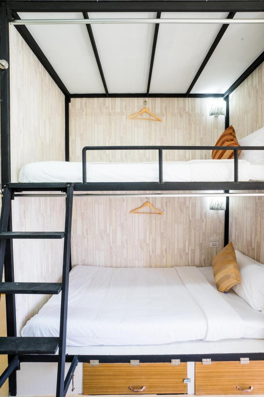 Hostel At Thonglor Банкок Екстериор снимка