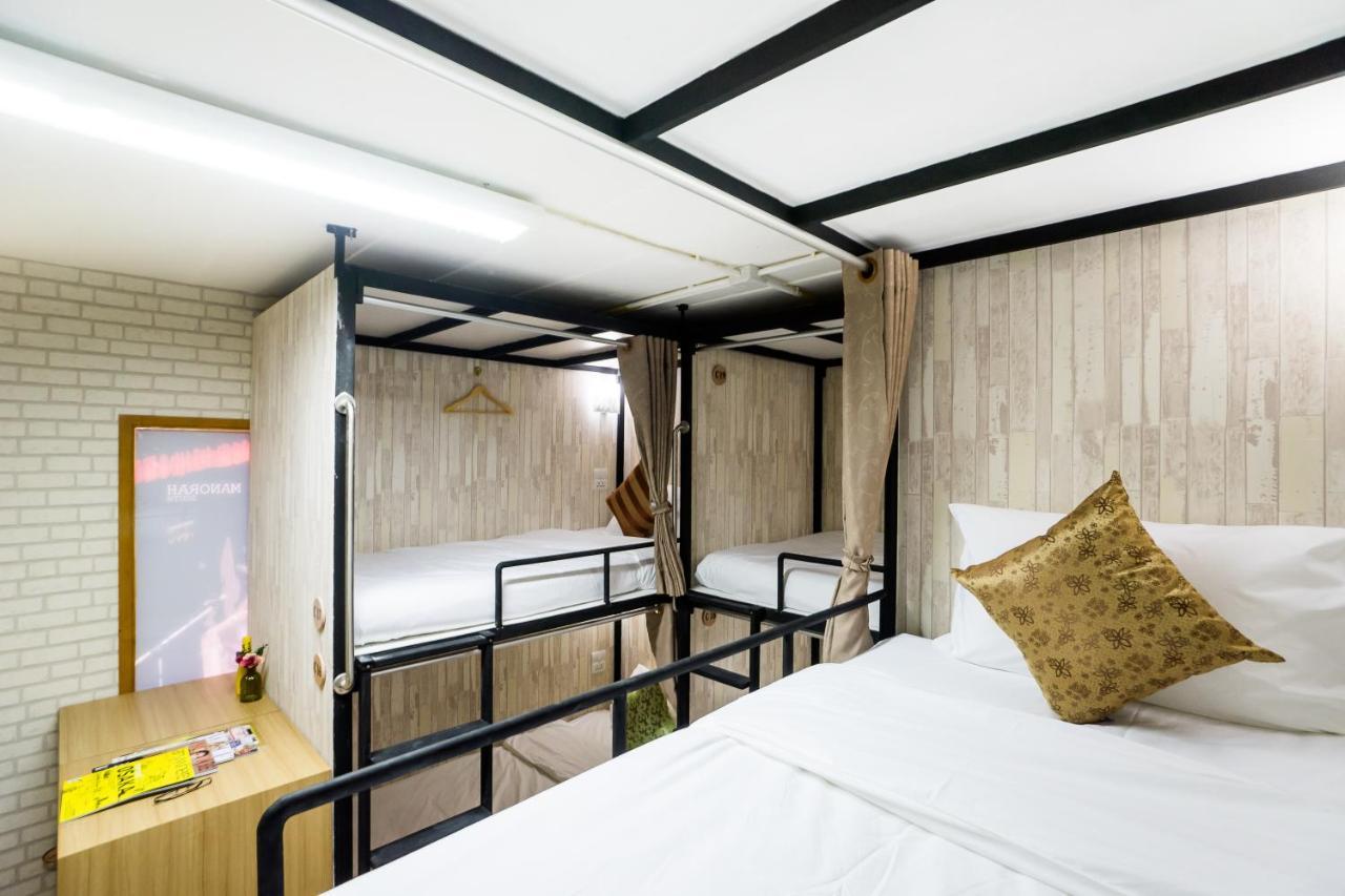 Hostel At Thonglor Банкок Екстериор снимка