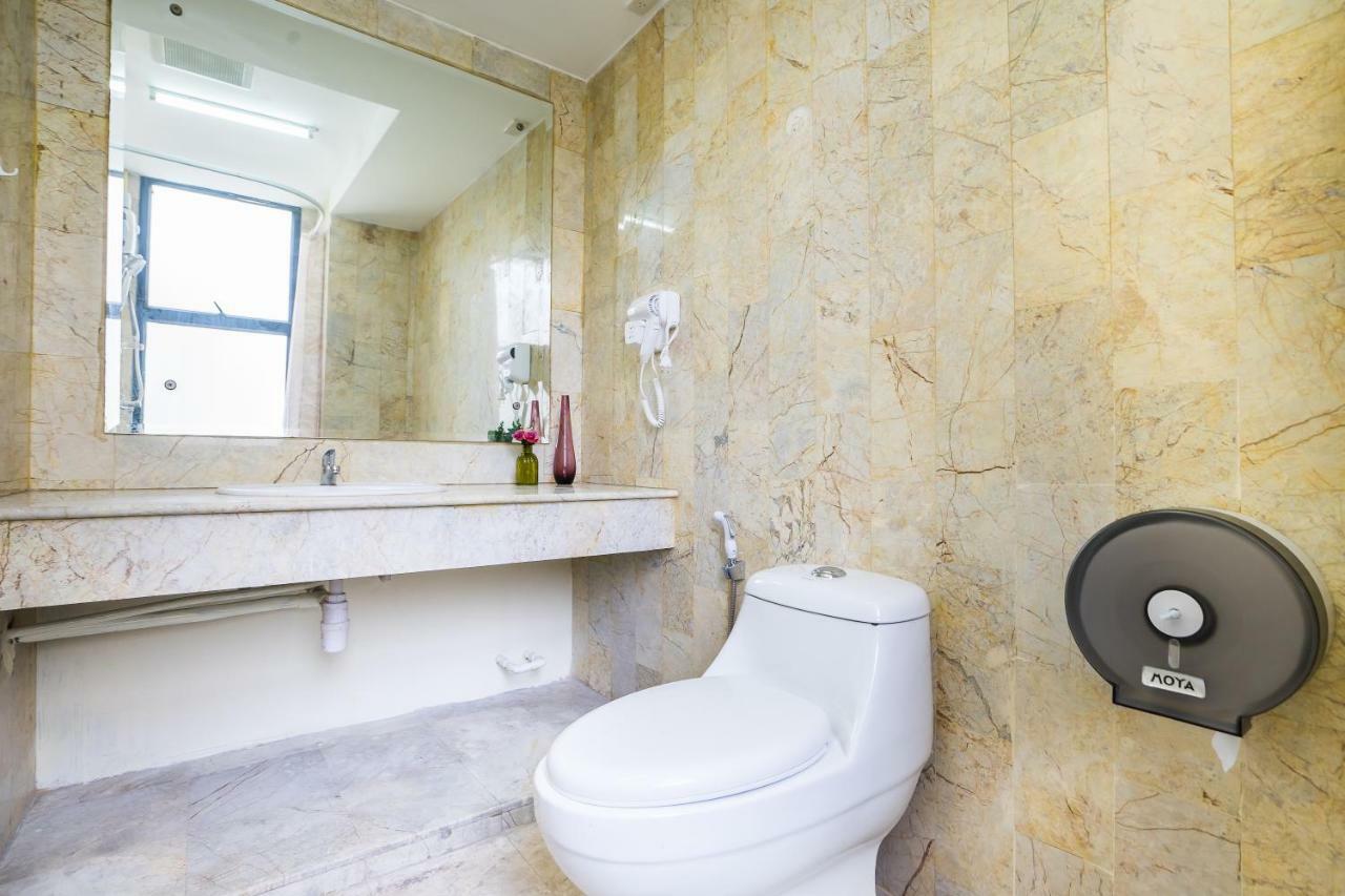 Hostel At Thonglor Банкок Екстериор снимка