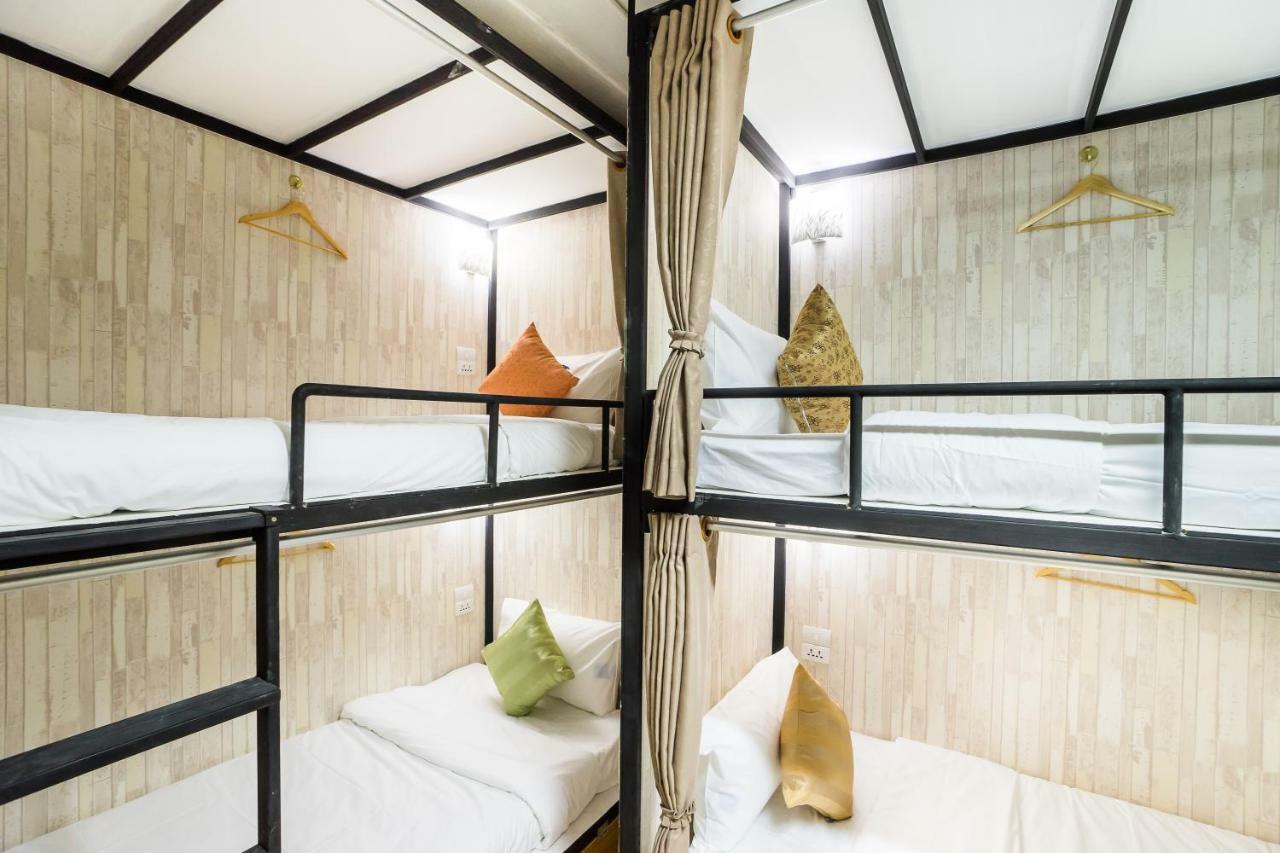 Hostel At Thonglor Банкок Екстериор снимка
