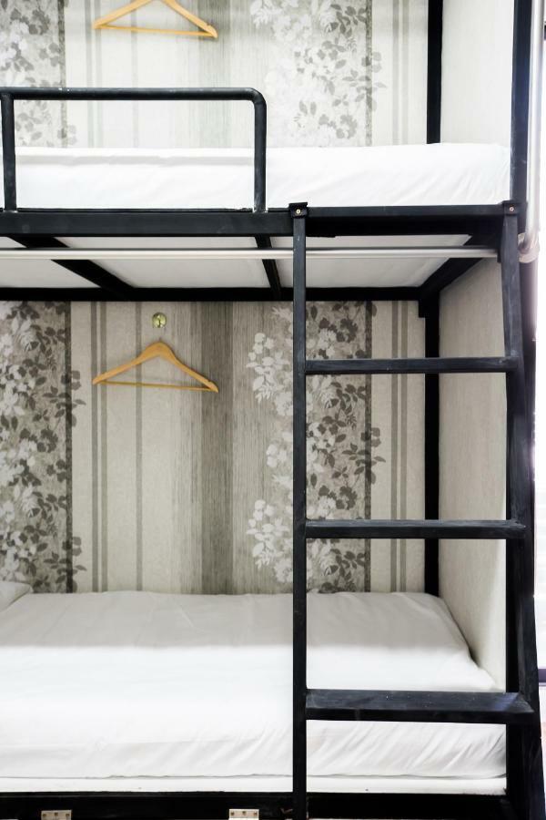 Hostel At Thonglor Банкок Екстериор снимка